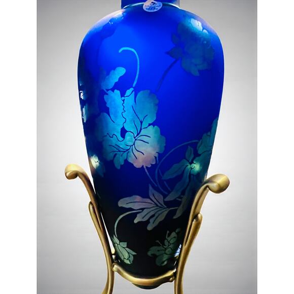 Fenton Favrene Amphora Vase-Nancy Fenton Signed-Centennial Blue Glass-Etched - Picture 3 of 8